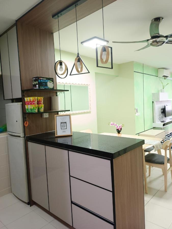 Nena Homestay Setia Alam, Air Conditioned, High Speed Internet Σαχ Αλάμ Εξωτερικό φωτογραφία