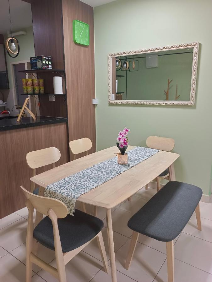Nena Homestay Setia Alam, Air Conditioned, High Speed Internet Σαχ Αλάμ Εξωτερικό φωτογραφία
