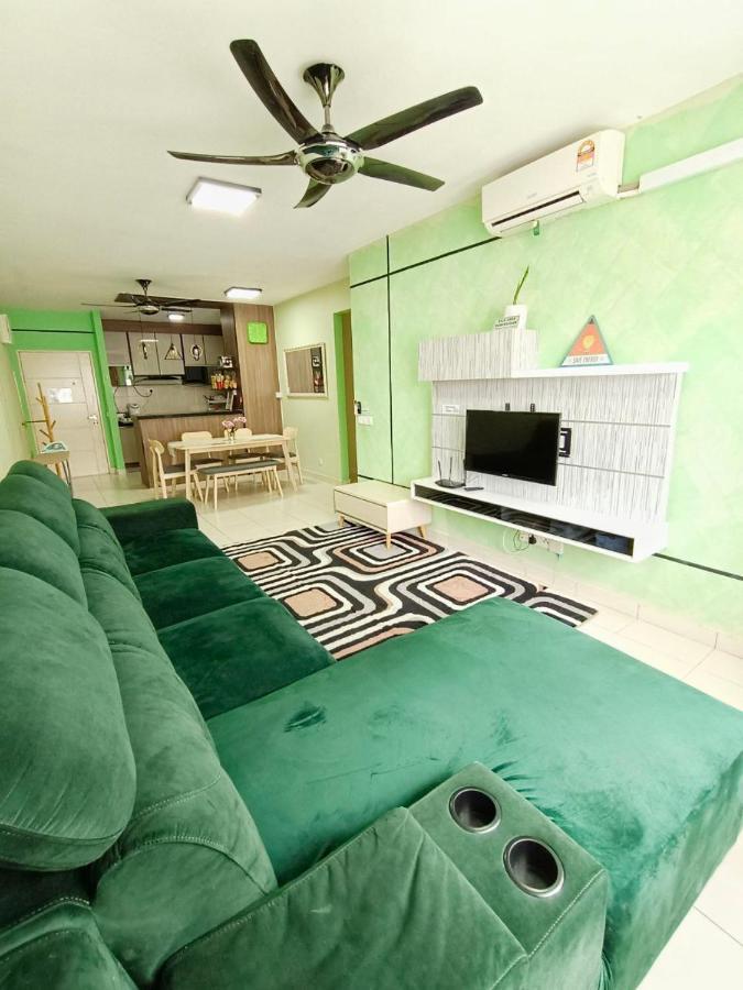 Nena Homestay Setia Alam, Air Conditioned, High Speed Internet Σαχ Αλάμ Εξωτερικό φωτογραφία