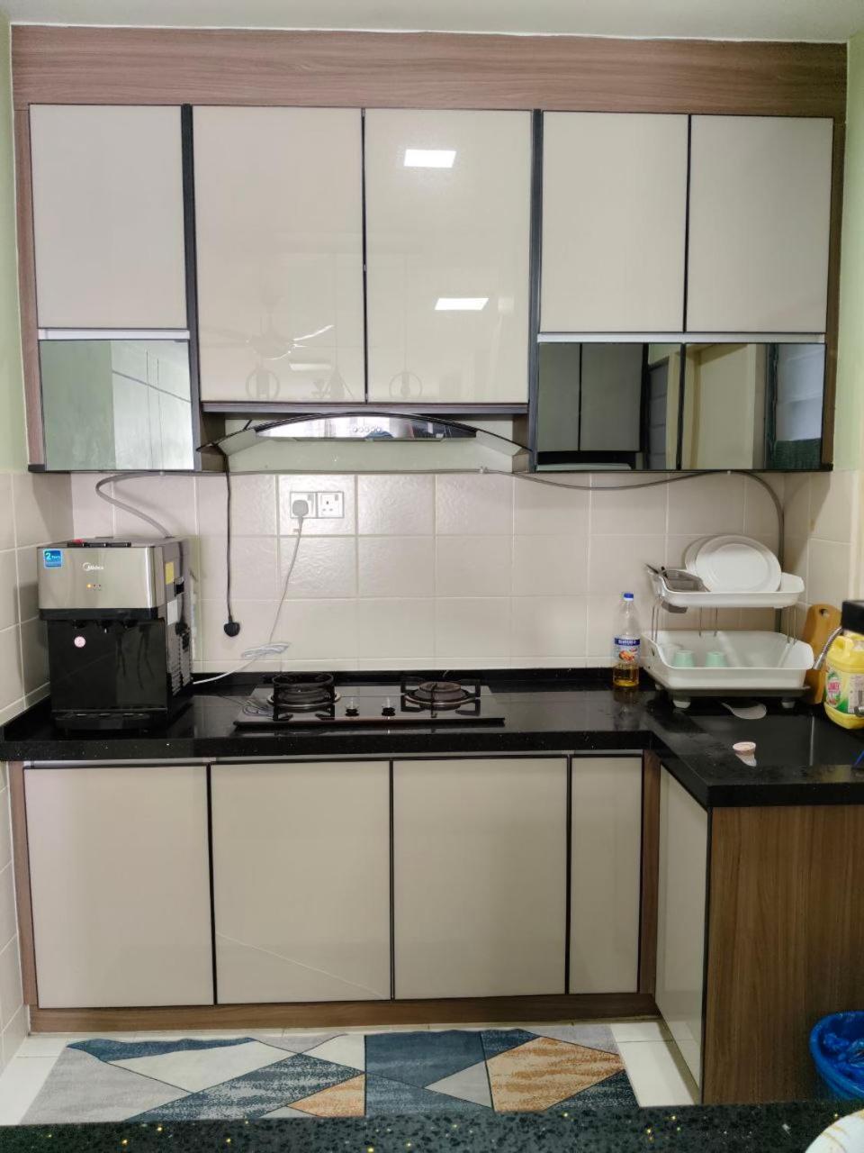 Nena Homestay Setia Alam, Air Conditioned, High Speed Internet Σαχ Αλάμ Εξωτερικό φωτογραφία