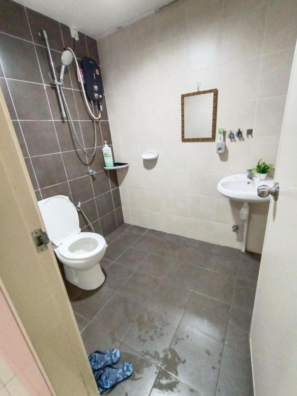 Nena Homestay Setia Alam, Air Conditioned, High Speed Internet Σαχ Αλάμ Εξωτερικό φωτογραφία